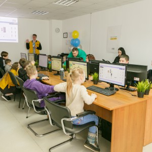 Новый класс в развлекательном центре города Томска! Скоро открытие! - Школа программирования для детей, компьютерные курсы для школьников, начинающих и подростков - KIBERone г. Долгопрудный